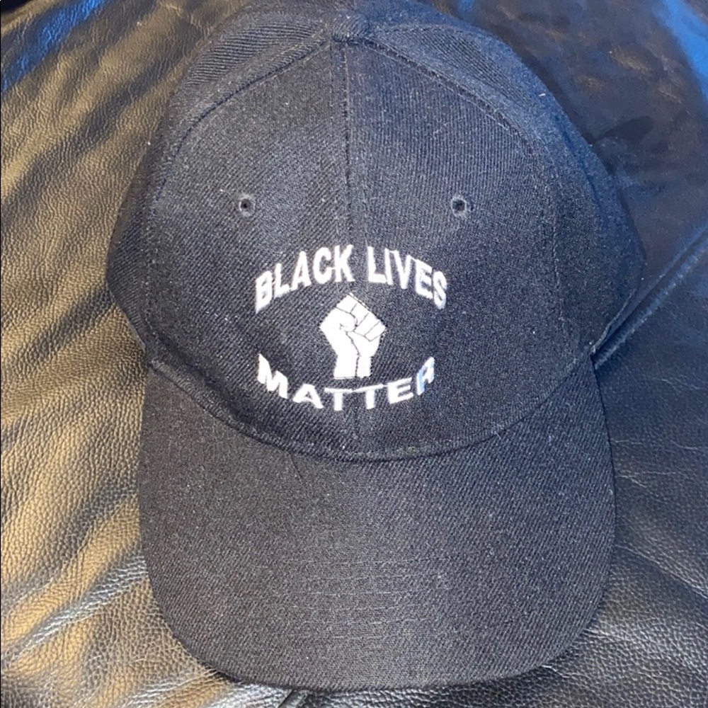 BLACK LIVES MATTER BASEBALL CAP🙌🏽
